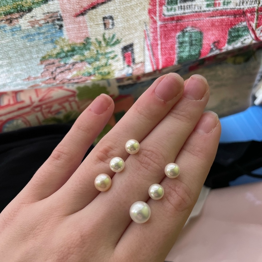 Pearl earrings